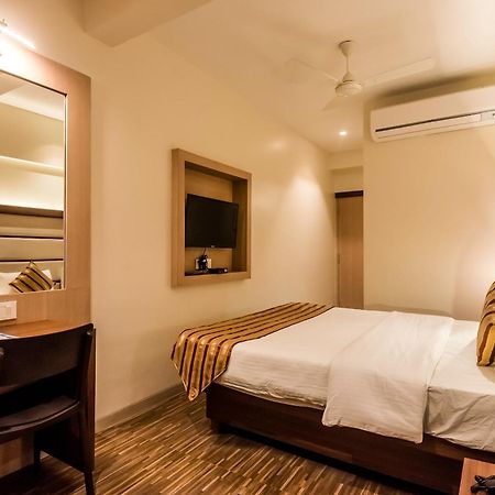 Super Capital O Hotel Konar Inn Turambhe Zewnętrze zdjęcie