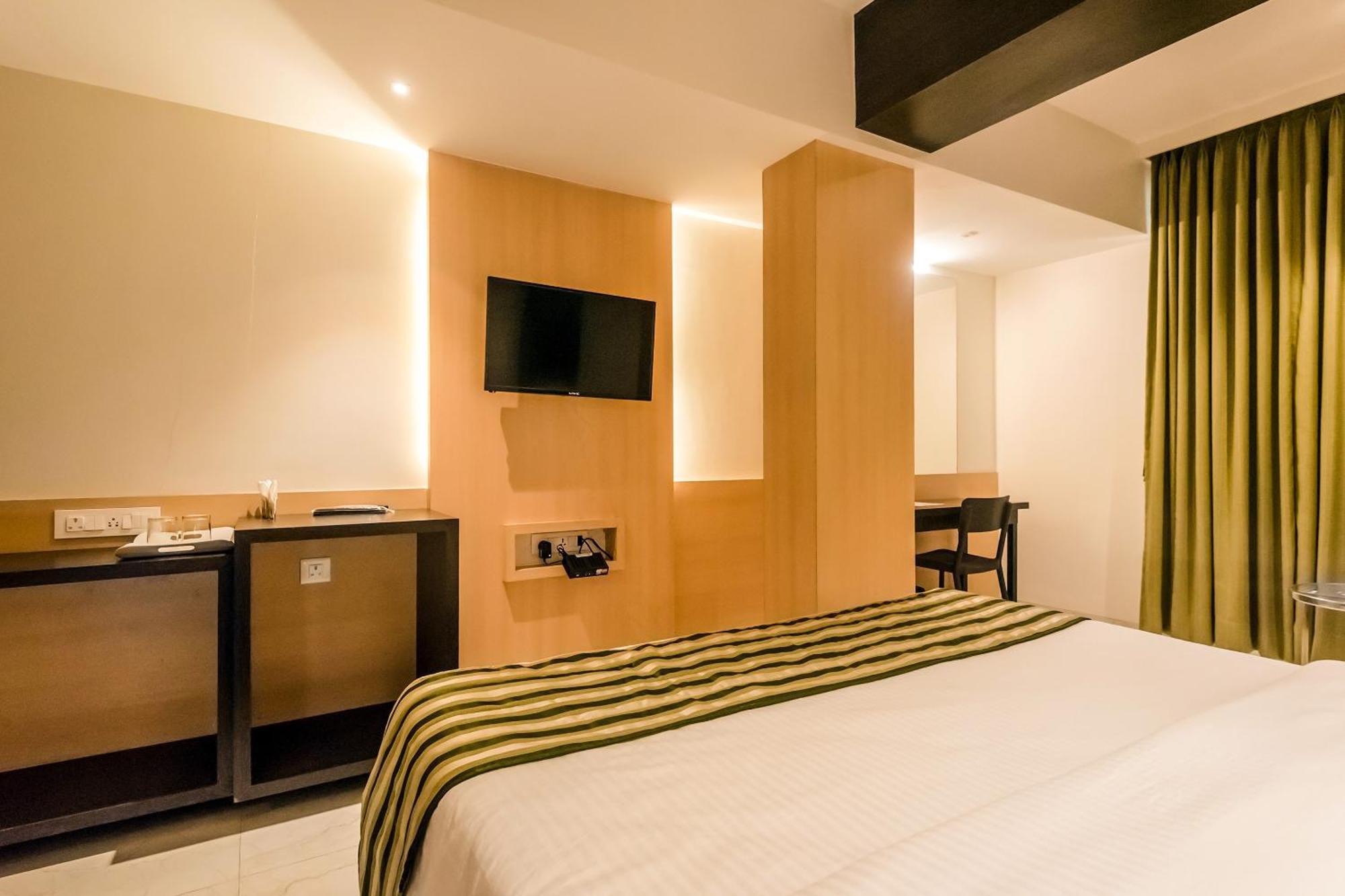 Super Capital O Hotel Konar Inn Turambhe Zewnętrze zdjęcie