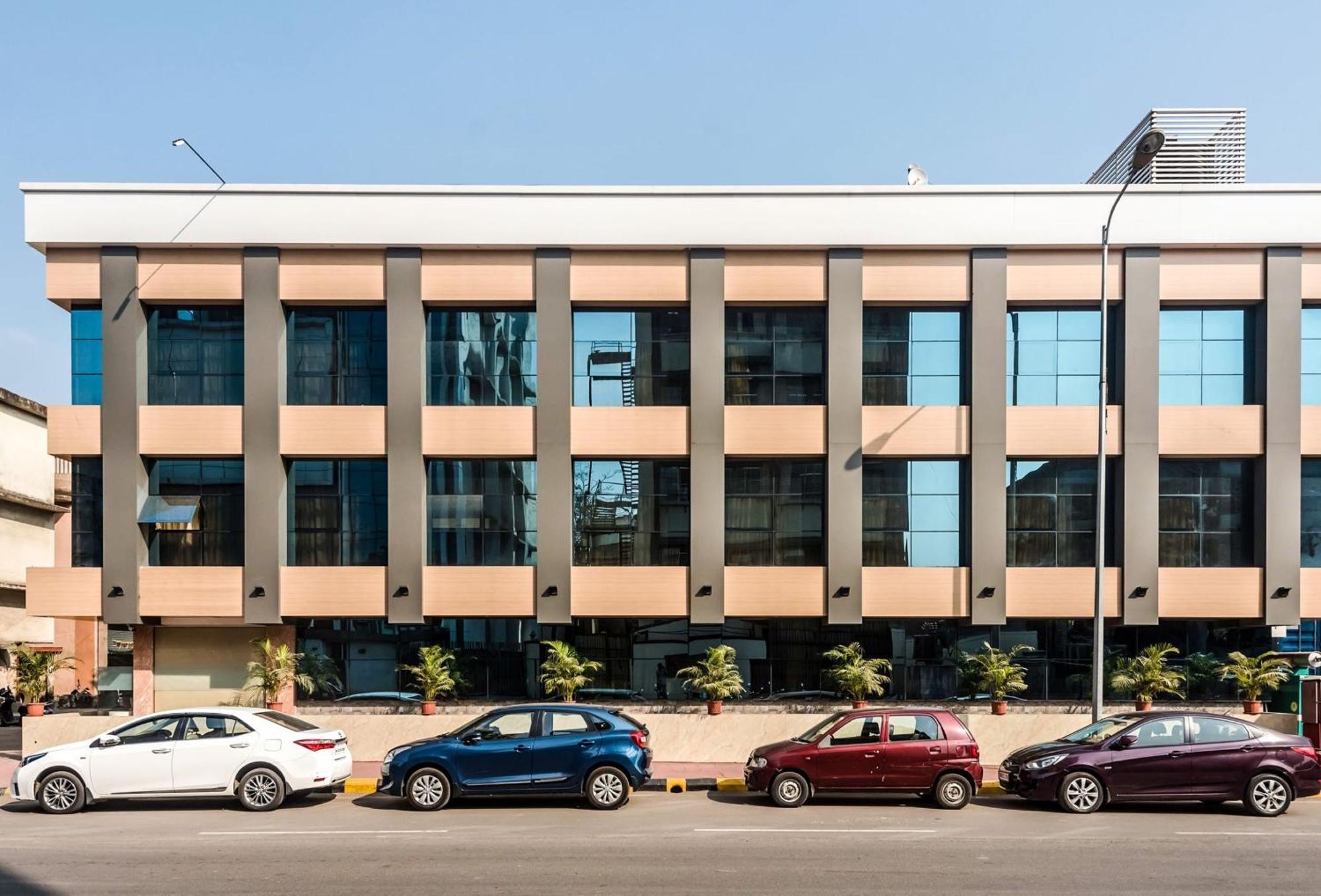 Super Capital O Hotel Konar Inn Turambhe Zewnętrze zdjęcie