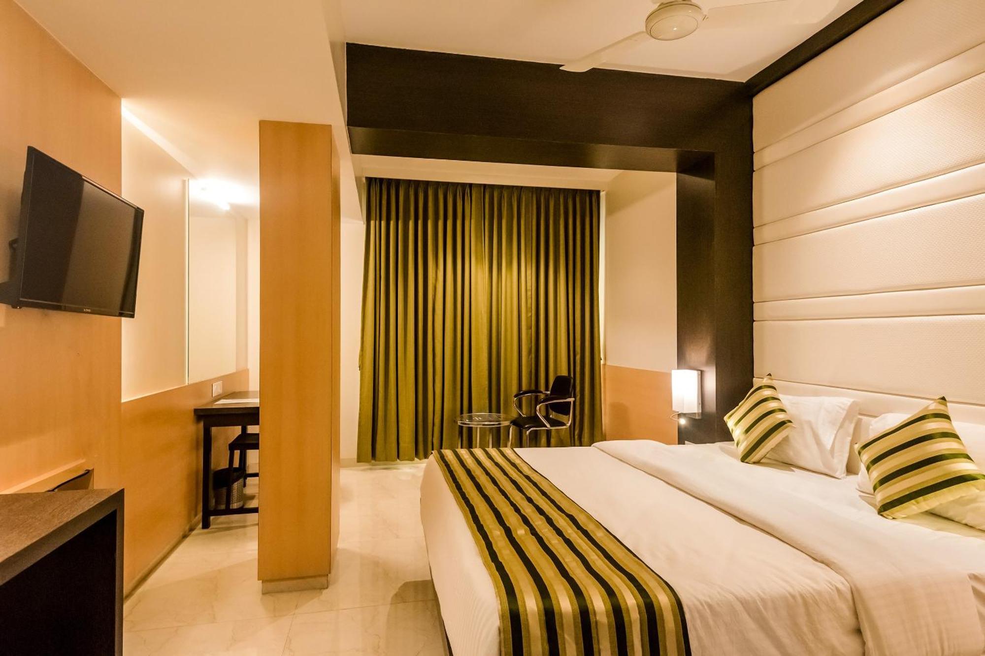 Super Capital O Hotel Konar Inn Turambhe Zewnętrze zdjęcie